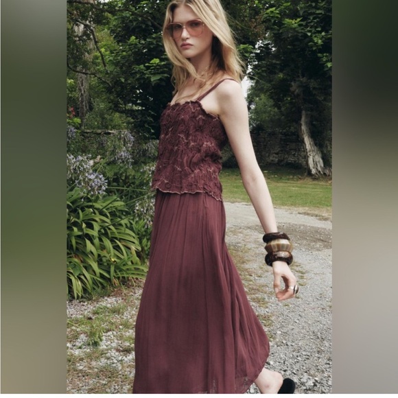 ZARA NWT burgundy EMBROIDERED DRESS SIZE XS AND S
🚨FIRM PRICE - Picture 2 of 16